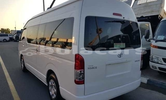 Acheter Occasion Voiture Toyota Hiace Blanc à Suva, Central Acheter Occasion Voiture Toyota Hiace Blanc à Suva, Central