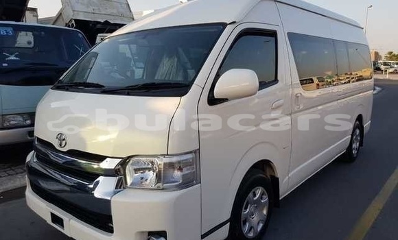 Buy Used Toyota Hiace White Car in Nabua in Northern Buy Used Toyota Hiace White Car in Nabua in Northern