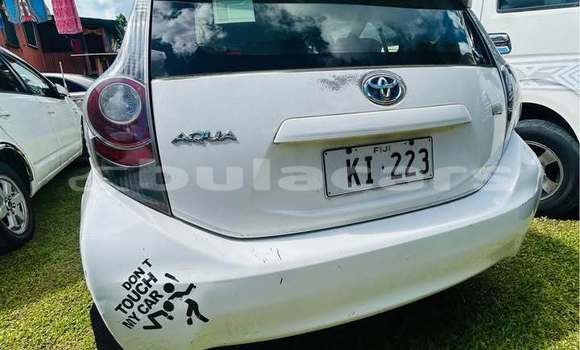 Acheter Occasion Voiture Toyota Aqua Blanc à Suva, Central Acheter Occasion Voiture Toyota Aqua Blanc à Suva, Central
