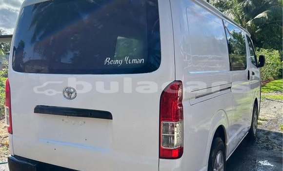 Acheter Occasion Voiture Toyota Hiace Blanc à Navua, Central Acheter Occasion Voiture Toyota Hiace Blanc à Navua, Central
