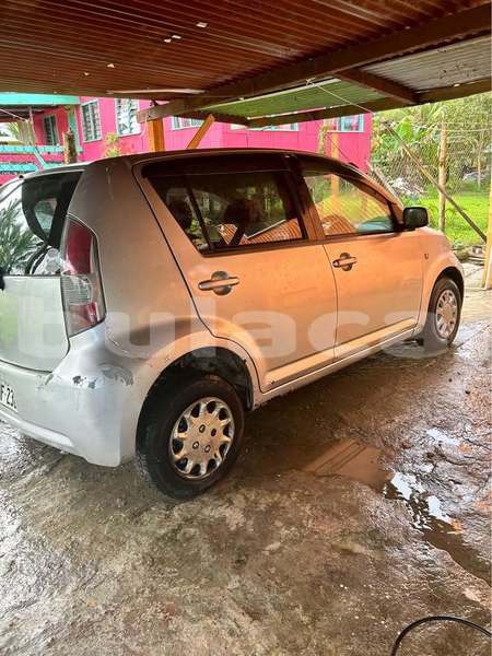 Big with watermark toyota passo central suva 25095