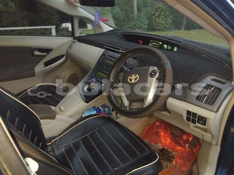Big with watermark toyota prius western nadi 25467