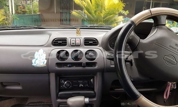 Acheter Occasion Voiture Nissan March Bleu à Suva, Central Acheter Occasion Voiture Nissan March Bleu à Suva, Central