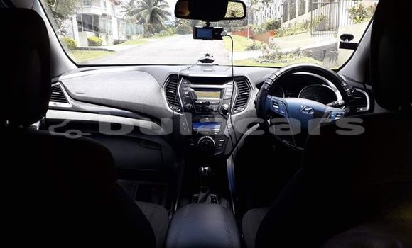 Acheter Occasion Voiture Hyundai Santa Fe Blanc à Suva, Central Acheter Occasion Voiture Hyundai Santa Fe Blanc à Suva, Central