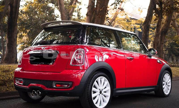 Acheter Neuf Voiture MINI Cooper Rouge à Nadi, Western Acheter Neuf Voiture MINI Cooper Rouge à Nadi, Western