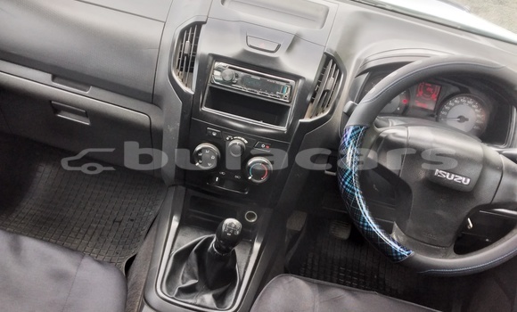 Buy Used Isuzu D–MAX White Car in Suva in Central Buy Used Isuzu D–MAX White Car in Suva in Central