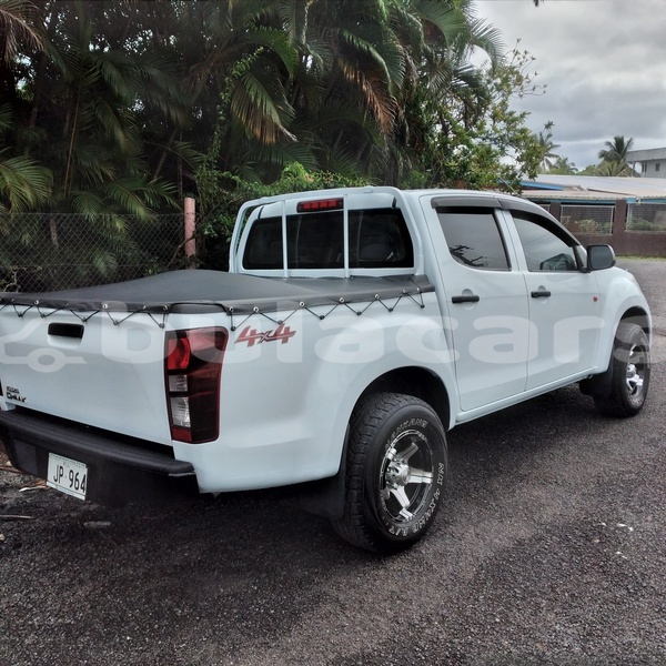 Big with watermark isuzu d max central suva 26618