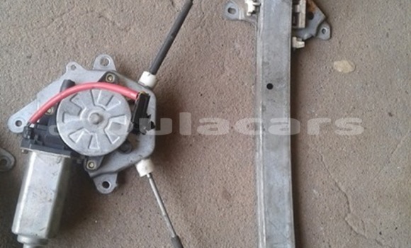 Acheter nissan window regulators à Lami, Central Acheter nissan window regulators à Lami, Central
