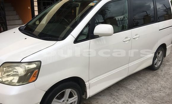 Acheter Occasion Voiture Toyota Noah Blanc à Suva, Central Acheter Occasion Voiture Toyota Noah Blanc à Suva, Central