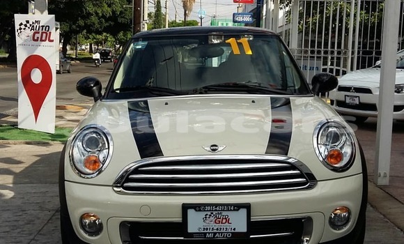 Acheter Neuf Voiture MINI Cooper Blanc à Lomaji, Eastern Acheter Neuf Voiture MINI Cooper Blanc à Lomaji, Eastern
