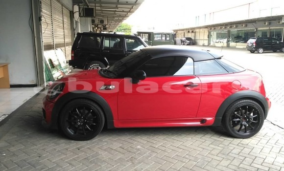 Acheter Neuf Voiture MINI Cooper Rouge à Lami, Central Acheter Neuf Voiture MINI Cooper Rouge à Lami, Central