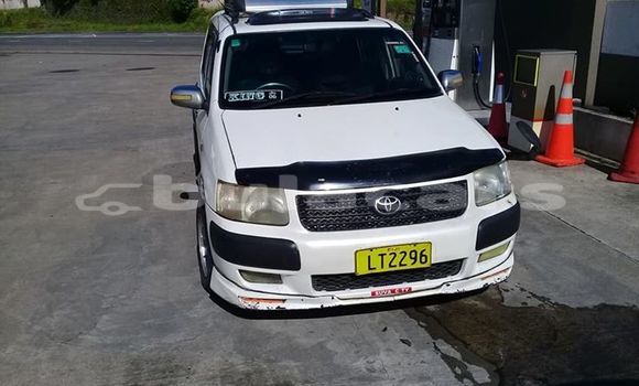 Acheter Occasion Voiture Toyota Succeeed Blanc à Suva, Central Acheter Occasion Voiture Toyota Succeeed Blanc à Suva, Central