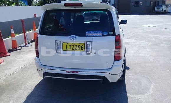 Acheter Occasion Voiture Toyota Succeeed Blanc à Suva, Central Acheter Occasion Voiture Toyota Succeeed Blanc à Suva, Central