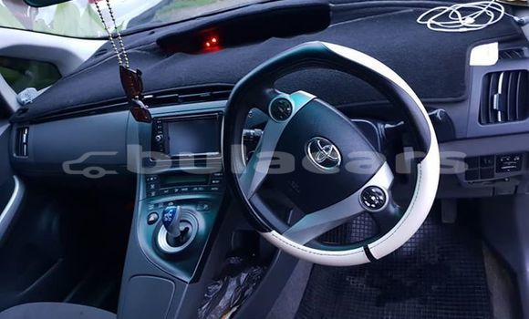 Acheter Occasion Voiture Toyota Prius Bleu à Suva, Central Acheter Occasion Voiture Toyota Prius Bleu à Suva, Central