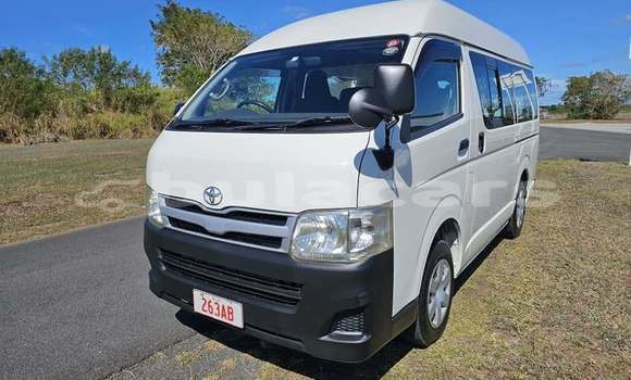 Buy Used Toyota Hiace White Car in Suva in Central