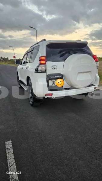 Big with watermark toyota land cruiser western nadi 28631