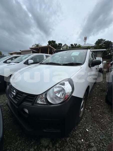 Big with watermark nissan nv200 western nadi 28664