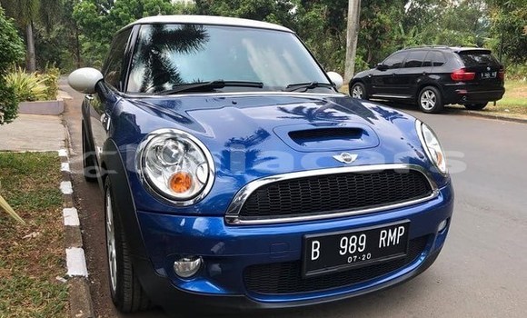 Buy New MINI Cooper Blue Car in Pacific Harbour in Central Buy New MINI Cooper Blue Car in Pacific Harbour in Central