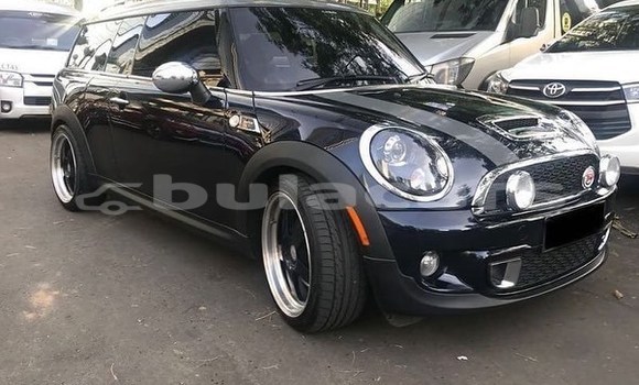 Acheter Neuf Voiture MINI Clubman Noir à Nacula Village, Western Acheter Neuf Voiture MINI Clubman Noir à Nacula Village, Western