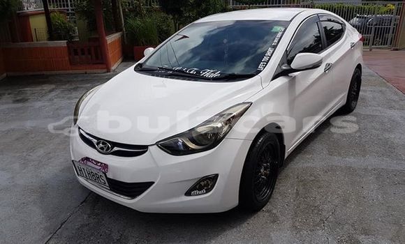 Acheter Occasion Voiture Hyundai Elantra Blanc à Suva, Central Acheter Occasion Voiture Hyundai Elantra Blanc à Suva, Central