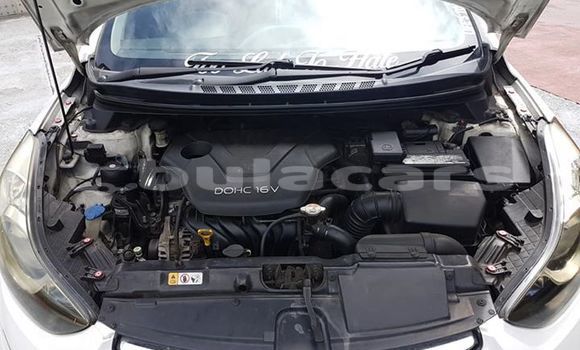 Acheter Occasion Voiture Hyundai Elantra Blanc à Suva, Central Acheter Occasion Voiture Hyundai Elantra Blanc à Suva, Central