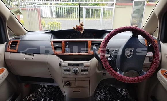 Acheter Occasion Voiture Toyota Noah Blanc à Suva, Central Acheter Occasion Voiture Toyota Noah Blanc à Suva, Central