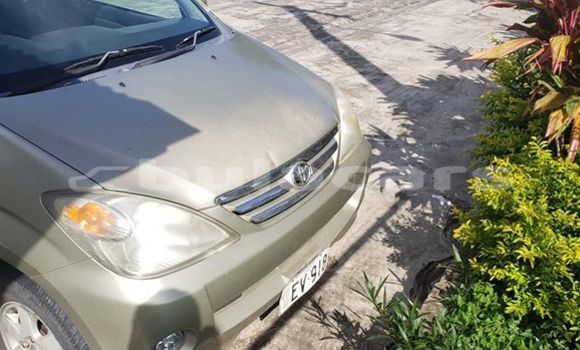 Acheter Occasion Voiture Toyota Avanza Autre à Suva, Central Acheter Occasion Voiture Toyota Avanza Autre à Suva, Central
