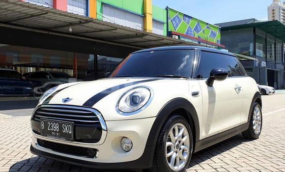 Buy New MINI Cooper White Car in Yaroi in Eastern Buy New MINI Cooper White Car in Yaroi in Eastern