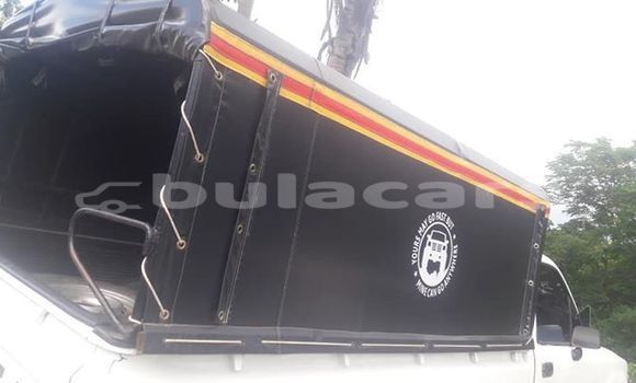 Acheter Occasion Voiture Toyota Hilux Blanc à Nadi, Western Acheter Occasion Voiture Toyota Hilux Blanc à Nadi, Western