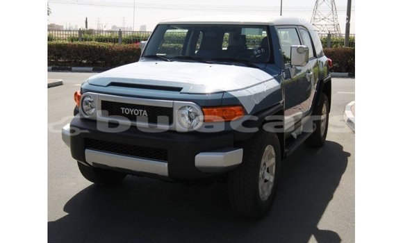 Acheter Import Voiture Toyota FJ Cruiser Bleu à Import - Dubai, Central Acheter Import Voiture Toyota FJ Cruiser Bleu à Import - Dubai, Central