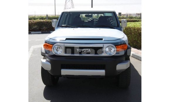 Acheter Import Voiture Toyota FJ Cruiser Bleu à Import - Dubai, Central Acheter Import Voiture Toyota FJ Cruiser Bleu à Import - Dubai, Central