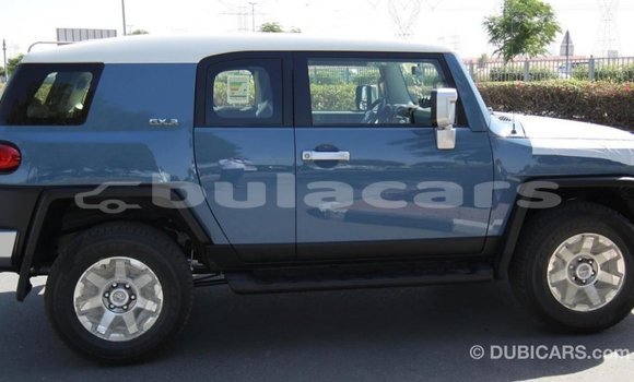 Acheter Import Voiture Toyota FJ Cruiser Bleu à Import - Dubai, Central Acheter Import Voiture Toyota FJ Cruiser Bleu à Import - Dubai, Central