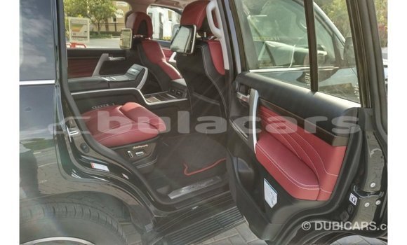 Acheter Import Voiture Toyota Land Cruiser Noir à Import - Dubai, Central Acheter Import Voiture Toyota Land Cruiser Noir à Import - Dubai, Central