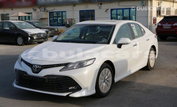 Buy Import Toyota Camry White Car in Import - Dubai in Central Buy Import Toyota Camry White Car in Import - Dubai in Central
