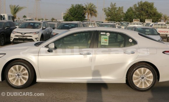 Buy Import Toyota Camry White Car in Import - Dubai in Central Buy Import Toyota Camry White Car in Import - Dubai in Central