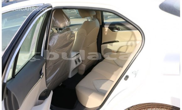 Buy Import Toyota Camry White Car in Import - Dubai in Central Buy Import Toyota Camry White Car in Import - Dubai in Central