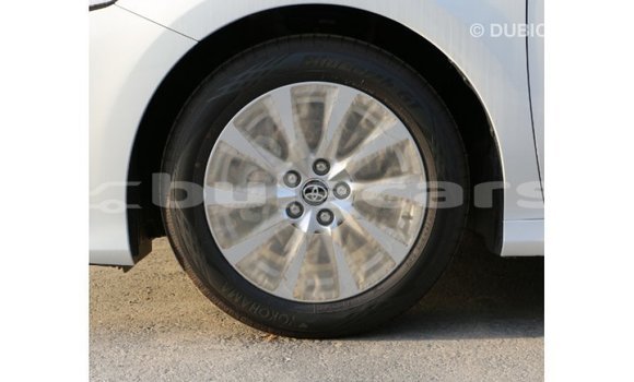Buy Import Toyota Camry White Car in Import - Dubai in Central Buy Import Toyota Camry White Car in Import - Dubai in Central
