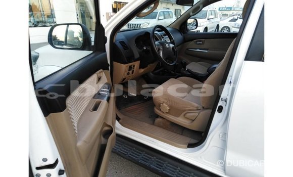 Buy Import Toyota Fortuner White Car in Import - Dubai in Central Buy Import Toyota Fortuner White Car in Import - Dubai in Central