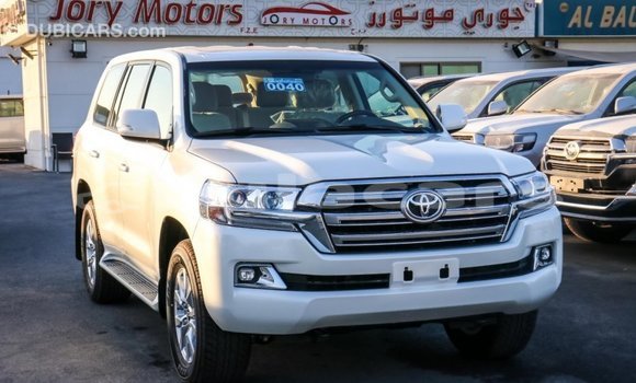 Buy Import Toyota Land Cruiser White Car in Import - Dubai in Central Buy Import Toyota Land Cruiser White Car in Import - Dubai in Central