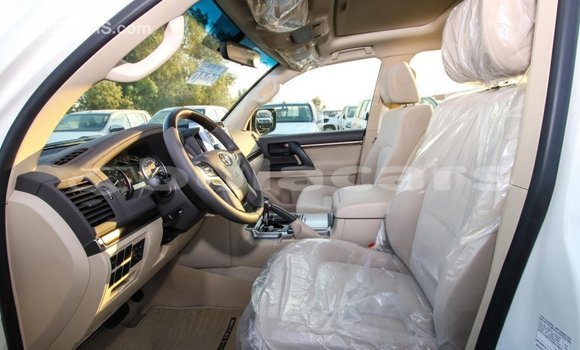 Buy Import Toyota Land Cruiser White Car in Import - Dubai in Central Buy Import Toyota Land Cruiser White Car in Import - Dubai in Central
