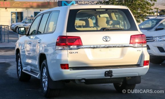 Buy Import Toyota Land Cruiser White Car in Import - Dubai in Central Buy Import Toyota Land Cruiser White Car in Import - Dubai in Central