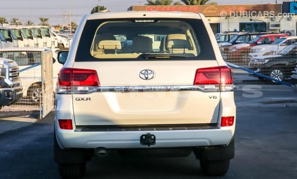 Buy Import Toyota Land Cruiser White Car in Import - Dubai in Central Buy Import Toyota Land Cruiser White Car in Import - Dubai in Central