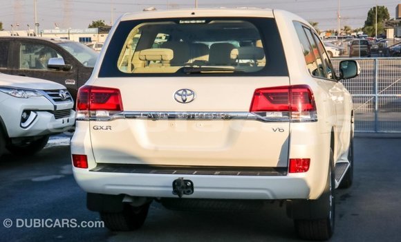 Buy Import Toyota Land Cruiser White Car in Import - Dubai in Central Buy Import Toyota Land Cruiser White Car in Import - Dubai in Central