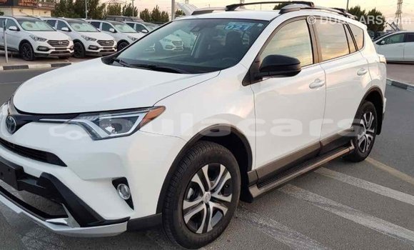 Buy Import Toyota RAV4 White Car in Import - Dubai in Central Buy Import Toyota RAV4 White Car in Import - Dubai in Central