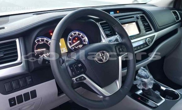 Buy Import Toyota Highlander Grey Car in Import - Dubai in Central Buy Import Toyota Highlander Grey Car in Import - Dubai in Central