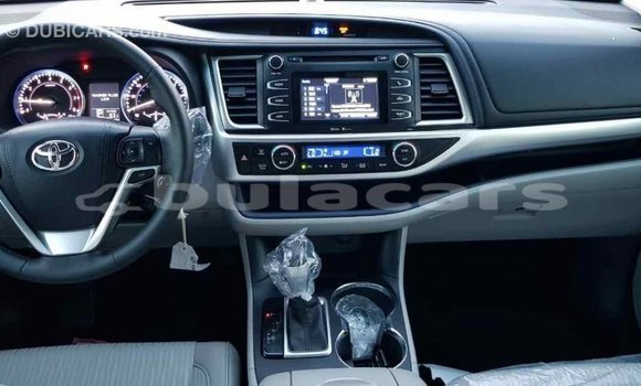 Buy Import Toyota Highlander Grey Car in Import - Dubai in Central Buy Import Toyota Highlander Grey Car in Import - Dubai in Central