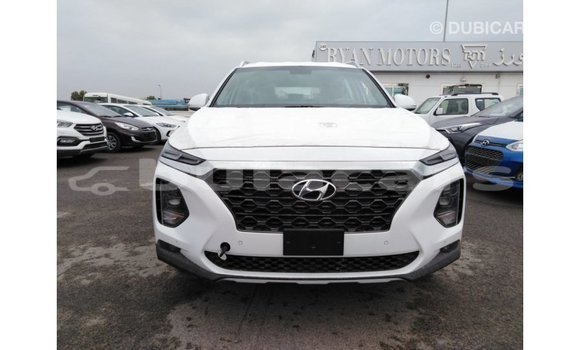 Buy Import Hyundai Santa Fe White Car in Import - Dubai in Central Buy Import Hyundai Santa Fe White Car in Import - Dubai in Central