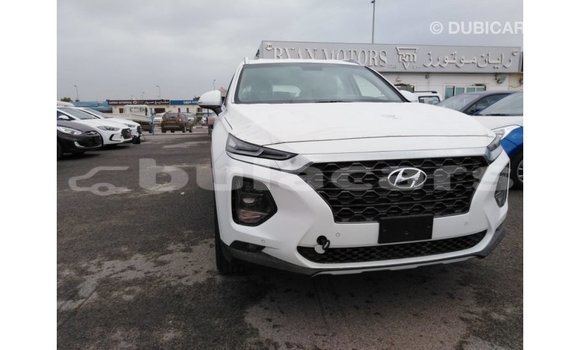 Buy Import Hyundai Santa Fe White Car in Import - Dubai in Central Buy Import Hyundai Santa Fe White Car in Import - Dubai in Central
