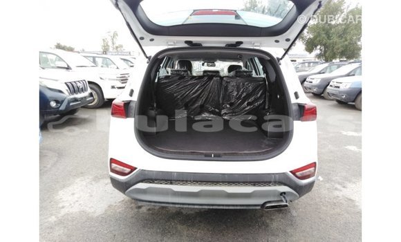 Buy Import Hyundai Santa Fe White Car in Import - Dubai in Central Buy Import Hyundai Santa Fe White Car in Import - Dubai in Central