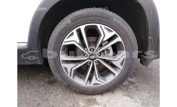 Buy Import Hyundai Santa Fe White Car in Import - Dubai in Central Buy Import Hyundai Santa Fe White Car in Import - Dubai in Central